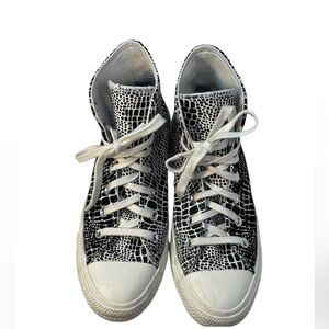 Converse Chuck Taylor All Star Hi-Top Egret Black & White Women’s Size 8 EUC
